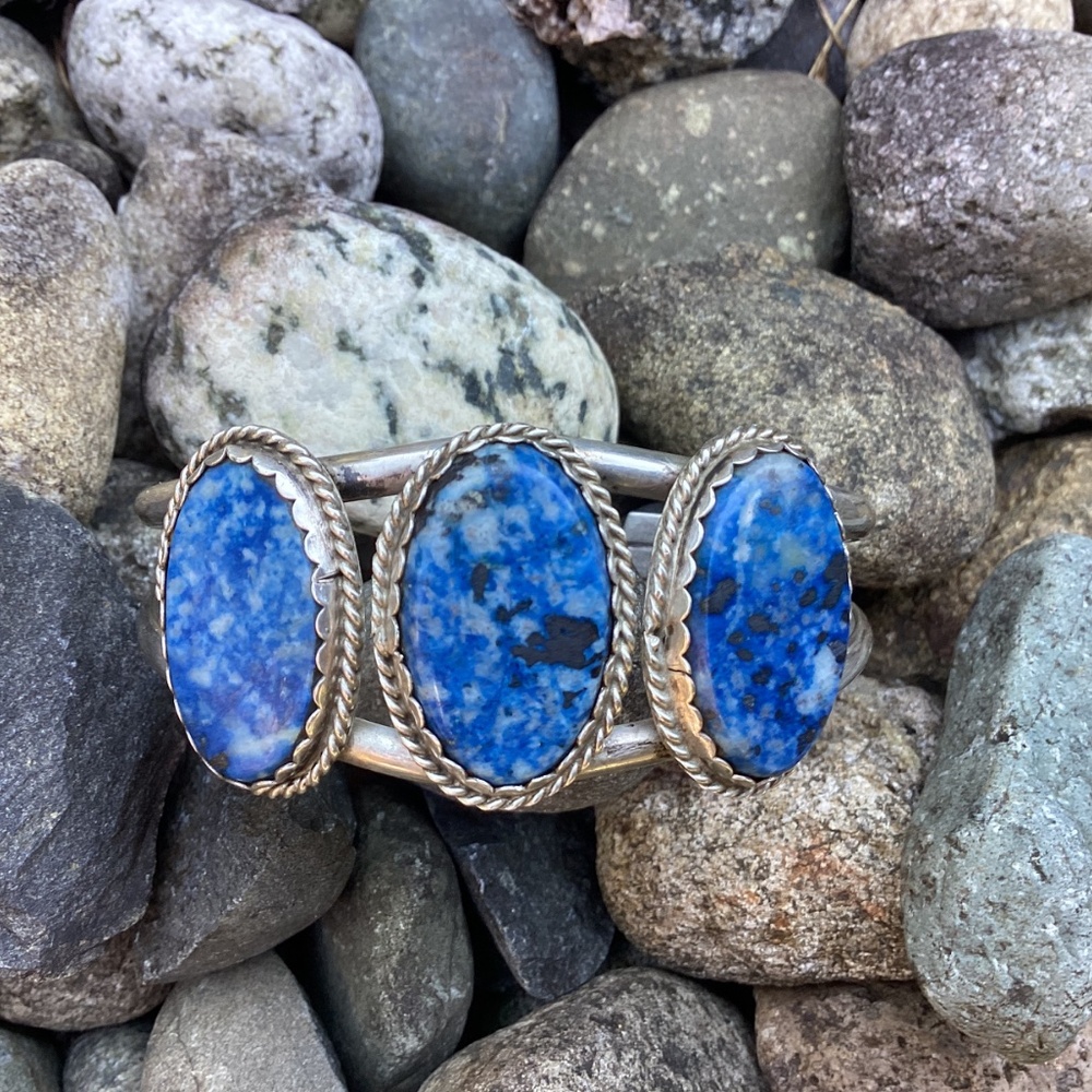 Signed Native American Vintage Z-Otero Sodalite Three Stone Sterling Silver Cuff - Picture 10 of 13